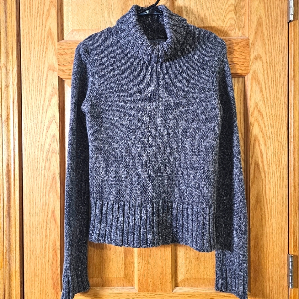 Bass turtleneck sweater, womans medium, gray